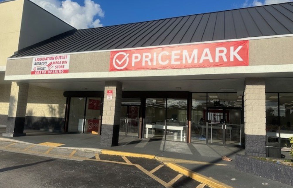 Delisle and Monahan of Island Associates lease 8,000 s/f to PriceMark at Dolphin Plaza